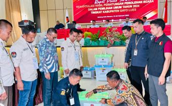 Rapat pleno terbuka rekapitulasi penghitungan suara tingkat kabupaten